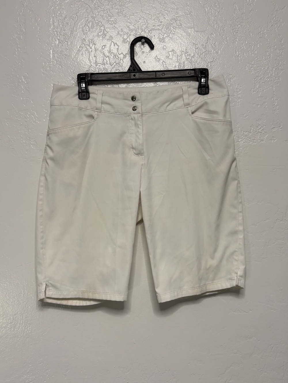 Womens size 8 adidas shorts, #N1104